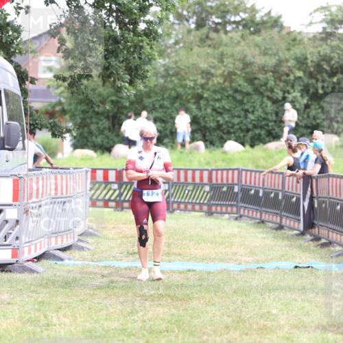 21.06.2026 - 29. Vierlanden-Triathlon Andreas Tolksdorf http://msf.ph/oto/9893522 21.06.2026 14:11:55 Ziel 48, 1116, 1121, 48, 1116, 1121 meine-sportfotos.de