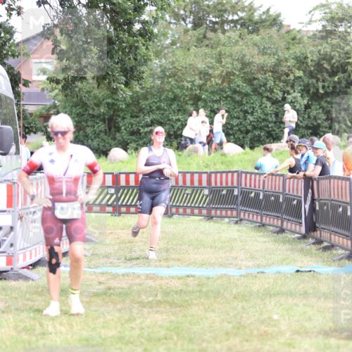 21.06.2026 - 29. Vierlanden-Triathlon Andreas Tolksdorf http://msf.ph/oto/9893528 21.06.2026 14:11:58 Ziel 48, 1116, 1121, 48, 1116, 1121 meine-sportfotos.de