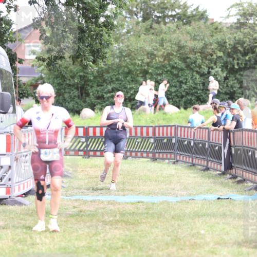21.06.2026 - 29. Vierlanden-Triathlon Andreas Tolksdorf http://msf.ph/oto/9893529 21.06.2026 14:11:58 Ziel 48, 1116, 1121, 48, 1116, 1121 meine-sportfotos.de