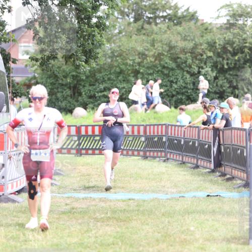 21.06.2026 - 29. Vierlanden-Triathlon Andreas Tolksdorf http://msf.ph/oto/9893532 21.06.2026 14:11:59 Ziel 48, 1116, 1121, 48, 1116, 1121 meine-sportfotos.de