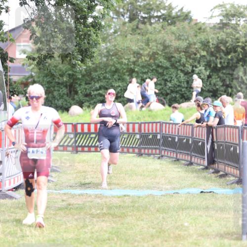 21.06.2026 - 29. Vierlanden-Triathlon Andreas Tolksdorf http://msf.ph/oto/9893533 21.06.2026 14:11:59 Ziel 48, 1116, 1121, 48, 1116, 1121 meine-sportfotos.de