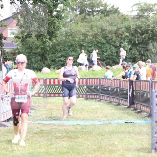 21.06.2026 - 29. Vierlanden-Triathlon Andreas Tolksdorf http://msf.ph/oto/9893535 21.06.2026 14:11:59 Ziel 48, 1116, 1121, 48, 1116, 1121 meine-sportfotos.de