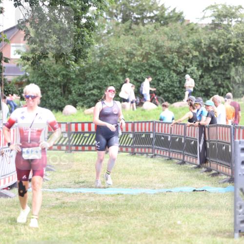 21.06.2026 - 29. Vierlanden-Triathlon Andreas Tolksdorf http://msf.ph/oto/9893536 21.06.2026 14:11:59 Ziel 48, 1116, 1121, 48, 1116, 1121 meine-sportfotos.de