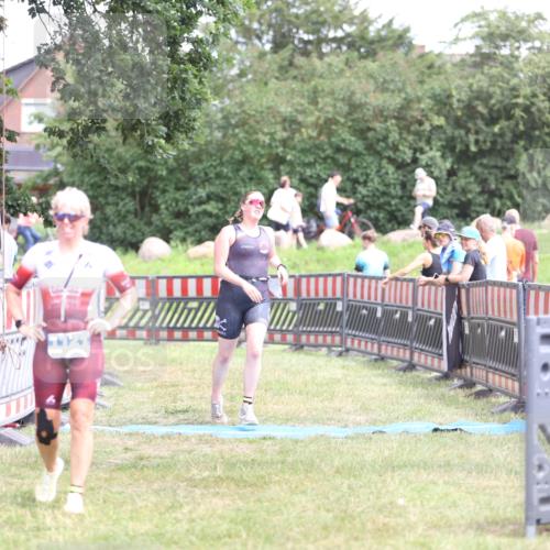 21.06.2026 - 29. Vierlanden-Triathlon Andreas Tolksdorf http://msf.ph/oto/9893537 21.06.2026 14:11:59 Ziel 48, 1116, 1121, 48, 1116, 1121 meine-sportfotos.de
