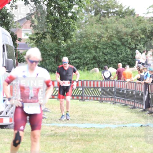 21.06.2026 - 29. Vierlanden-Triathlon Andreas Tolksdorf http://msf.ph/oto/9893538 21.06.2026 14:12:04 Ziel 48, 1083, 1116, 48, 1083, 1116 meine-sportfotos.de