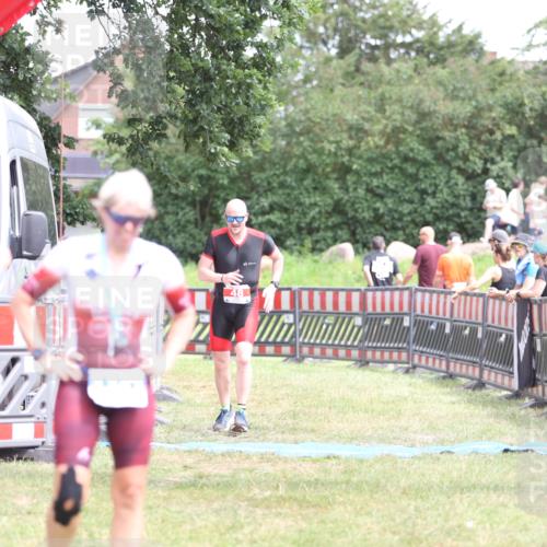 21.06.2026 - 29. Vierlanden-Triathlon Andreas Tolksdorf http://msf.ph/oto/9893539 21.06.2026 14:12:04 Ziel 48, 1083, 1116, 48, 1083, 1116 meine-sportfotos.de
