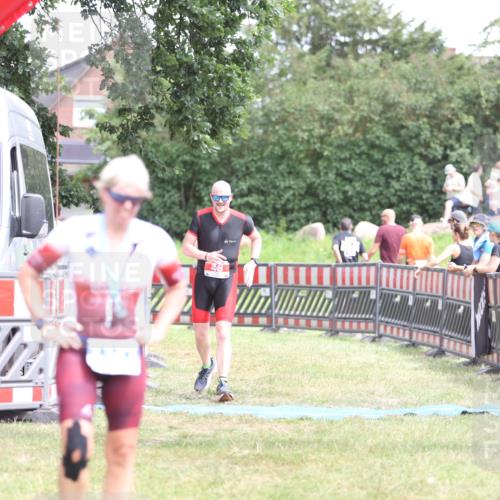 21.06.2026 - 29. Vierlanden-Triathlon Andreas Tolksdorf http://msf.ph/oto/9893541 21.06.2026 14:12:05 Ziel 48, 1083, 1116, 48, 1083, 1116 meine-sportfotos.de