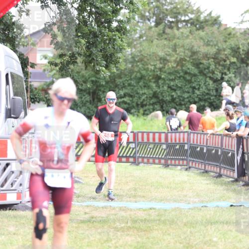 21.06.2026 - 29. Vierlanden-Triathlon Andreas Tolksdorf http://msf.ph/oto/9893542 21.06.2026 14:12:05 Ziel 48, 1083, 1116, 48, 1083, 1116 meine-sportfotos.de