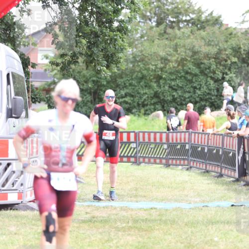 21.06.2026 - 29. Vierlanden-Triathlon Andreas Tolksdorf http://msf.ph/oto/9893545 21.06.2026 14:12:05 Ziel 48, 1083, 1116, 48, 1083, 1116 meine-sportfotos.de