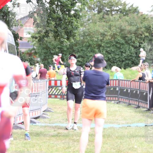 21.06.2026 - 29. Vierlanden-Triathlon Andreas Tolksdorf http://msf.ph/oto/9893549 21.06.2026 14:12:10 Ziel 48, 1083, 48, 1083 meine-sportfotos.de