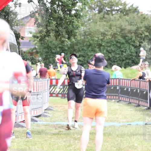 21.06.2026 - 29. Vierlanden-Triathlon Andreas Tolksdorf http://msf.ph/oto/9893551 21.06.2026 14:12:11 Ziel 48, 1083, 48, 1083 meine-sportfotos.de