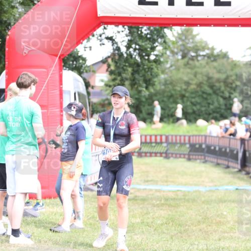 21.06.2026 - 29. Vierlanden-Triathlon Andreas Tolksdorf http://msf.ph/oto/9893559 21.06.2026 14:12:28 Ziel  meine-sportfotos.de