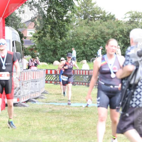 21.06.2026 - 29. Vierlanden-Triathlon Andreas Tolksdorf http://msf.ph/oto/9893568 21.06.2026 14:12:46 Ziel 233, 1127, 1134, 1146, 233, 1127, 1134, 1146 meine-sportfotos.de
