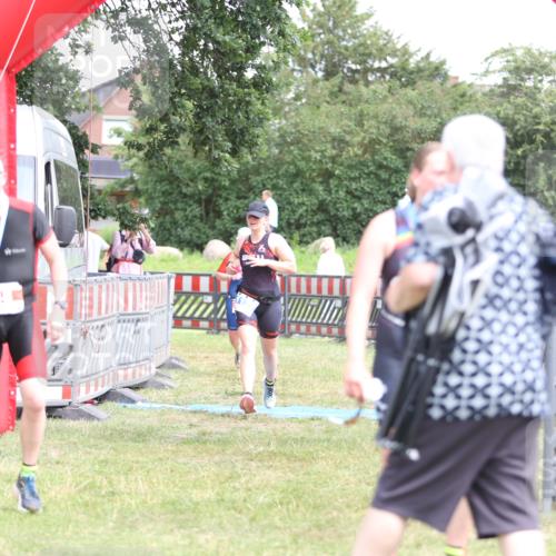 21.06.2026 - 29. Vierlanden-Triathlon Andreas Tolksdorf http://msf.ph/oto/9893573 21.06.2026 14:12:46 Ziel 233, 1127, 1134, 1146, 233, 1127, 1134, 1146 meine-sportfotos.de
