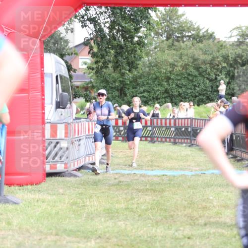 21.06.2026 - 29. Vierlanden-Triathlon Andreas Tolksdorf http://msf.ph/oto/9893612 21.06.2026 14:13:30 Ziel 771, 829, 1128, 771, 829, 1128 meine-sportfotos.de