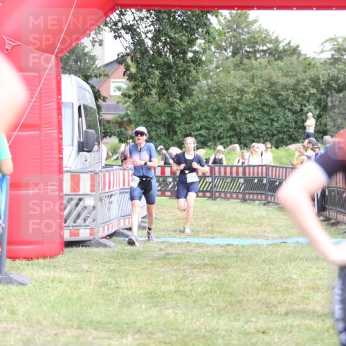 21.06.2026 - 29. Vierlanden-Triathlon Andreas Tolksdorf http://msf.ph/oto/9893613 21.06.2026 14:13:30 Ziel 771, 829, 1128, 771, 829, 1128 meine-sportfotos.de