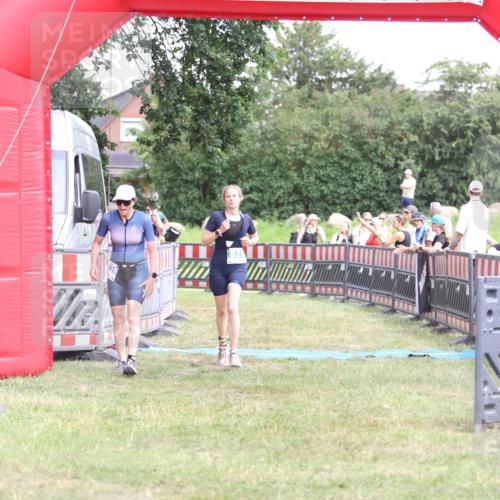 21.06.2026 - 29. Vierlanden-Triathlon Andreas Tolksdorf http://msf.ph/oto/9893619 21.06.2026 14:13:32 Ziel 771, 829, 1128, 771, 829, 1128 meine-sportfotos.de