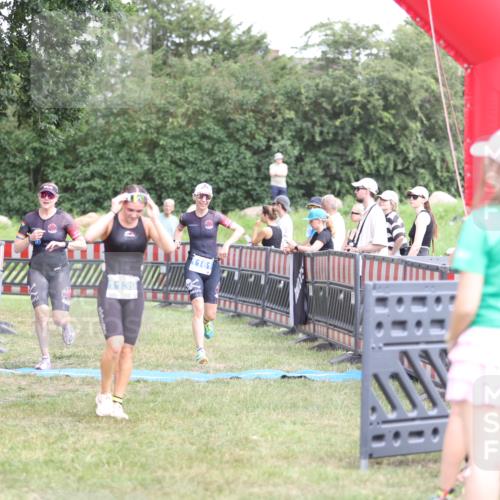 21.06.2026 - 29. Vierlanden-Triathlon Andreas Tolksdorf http://msf.ph/oto/9893646 21.06.2026 14:14:08 Ziel 1112, 1114, 1139, 1157, 1161, 1112, 1114, 1139, 1157, 1161 meine-sportfotos.de