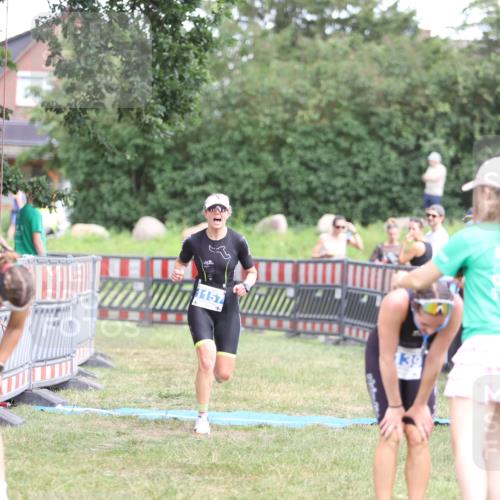 21.06.2026 - 29. Vierlanden-Triathlon Andreas Tolksdorf http://msf.ph/oto/9893672 21.06.2026 14:14:19 Ziel 1114, 1157, 1114, 1157 meine-sportfotos.de