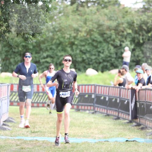 21.06.2026 - 29. Vierlanden-Triathlon Andreas Tolksdorf http://msf.ph/oto/9893681 21.06.2026 14:15:25 Ziel 158, 662, 1150, 158, 662, 1150 meine-sportfotos.de
