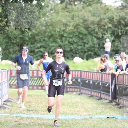 21.06.2026 - 29. Vierlanden-Triathlon Andreas Tolksdorf http://msf.ph/oto/9893684 21.06.2026 14:15:25 Ziel 158, 662, 1150, 158, 662, 1150 meine-sportfotos.de