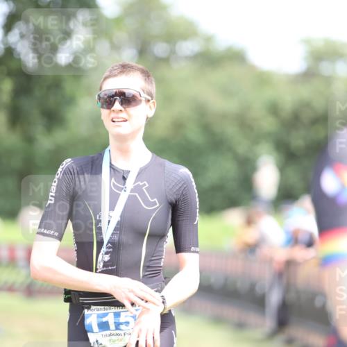 21.06.2026 - 29. Vierlanden-Triathlon Andreas Tolksdorf http://msf.ph/oto/9893696 21.06.2026 14:15:35 Ziel  meine-sportfotos.de