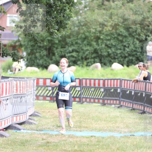 21.06.2026 - 29. Vierlanden-Triathlon Andreas Tolksdorf http://msf.ph/oto/9893701 21.06.2026 14:16:07 Ziel 232, 1138, 232, 1138 meine-sportfotos.de