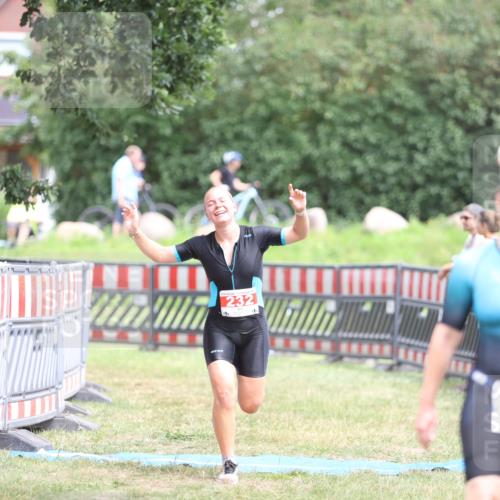 21.06.2026 - 29. Vierlanden-Triathlon Andreas Tolksdorf http://msf.ph/oto/9893726 21.06.2026 14:16:14 Ziel 232, 232 meine-sportfotos.de