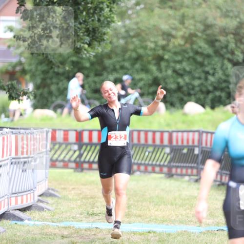 21.06.2026 - 29. Vierlanden-Triathlon Andreas Tolksdorf http://msf.ph/oto/9893729 21.06.2026 14:16:15 Ziel 232, 232 meine-sportfotos.de