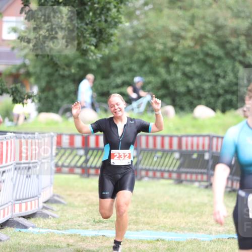 21.06.2026 - 29. Vierlanden-Triathlon Andreas Tolksdorf http://msf.ph/oto/9893731 21.06.2026 14:16:15 Ziel 232, 232 meine-sportfotos.de