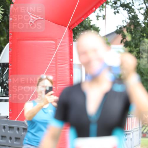21.06.2026 - 29. Vierlanden-Triathlon Andreas Tolksdorf http://msf.ph/oto/9893734 21.06.2026 14:16:25 Ziel 1147, 1147 meine-sportfotos.de