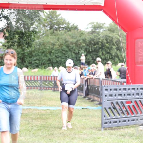 21.06.2026 - 29. Vierlanden-Triathlon Andreas Tolksdorf http://msf.ph/oto/9893744 21.06.2026 14:16:30 Ziel 830, 1144, 1147, 830, 1144, 1147 meine-sportfotos.de