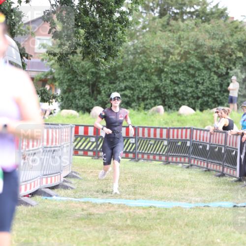21.06.2026 - 29. Vierlanden-Triathlon Andreas Tolksdorf http://msf.ph/oto/9893769 21.06.2026 14:16:48 Ziel 1111, 1111 meine-sportfotos.de