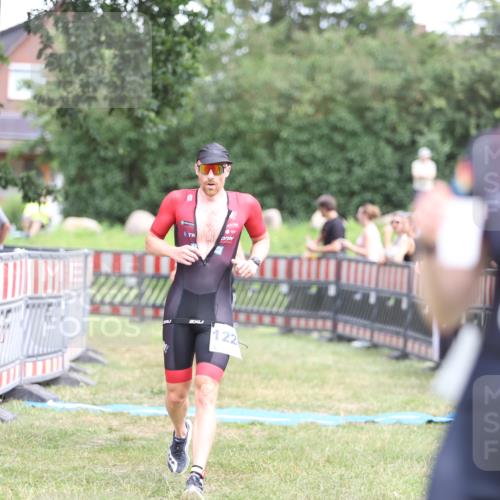 21.06.2026 - 29. Vierlanden-Triathlon Andreas Tolksdorf http://msf.ph/oto/9893786 21.06.2026 14:17:04 Ziel 850, 1129, 1155, 1220, 850, 1129, 1155, 1220 meine-sportfotos.de