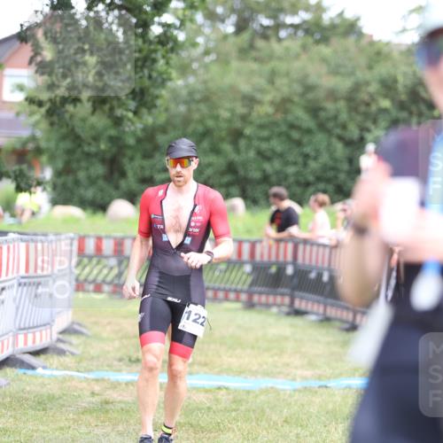 21.06.2026 - 29. Vierlanden-Triathlon Andreas Tolksdorf http://msf.ph/oto/9893791 21.06.2026 14:17:04 Ziel 850, 1129, 1155, 1220, 850, 1129, 1155, 1220 meine-sportfotos.de