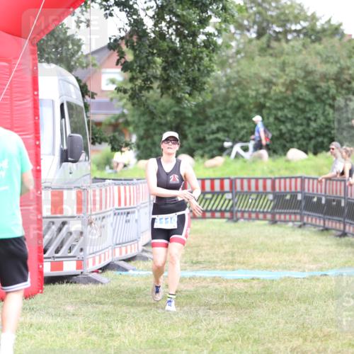 21.06.2026 - 29. Vierlanden-Triathlon Andreas Tolksdorf http://msf.ph/oto/9893855 21.06.2026 14:18:32 Ziel 1110, 1110 meine-sportfotos.de
