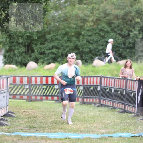 21.06.2026 - 29. Vierlanden-Triathlon Andreas Tolksdorf http://msf.ph/oto/9893861 21.06.2026 14:29:35 Ziel 41, 1186, 41, 1186 meine-sportfotos.de