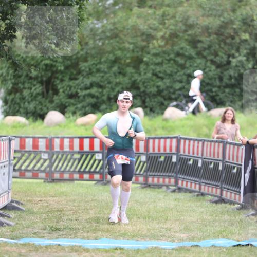 21.06.2026 - 29. Vierlanden-Triathlon Andreas Tolksdorf http://msf.ph/oto/9893862 21.06.2026 14:29:35 Ziel 41, 1186, 41, 1186 meine-sportfotos.de