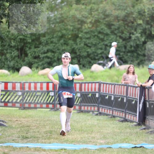 21.06.2026 - 29. Vierlanden-Triathlon Andreas Tolksdorf http://msf.ph/oto/9893864 21.06.2026 14:29:35 Ziel 41, 1186, 41, 1186 meine-sportfotos.de