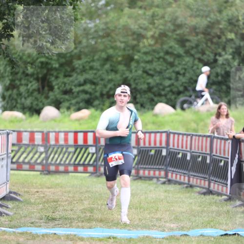 21.06.2026 - 29. Vierlanden-Triathlon Andreas Tolksdorf http://msf.ph/oto/9893870 21.06.2026 14:29:36 Ziel 41, 1186, 41, 1186 meine-sportfotos.de