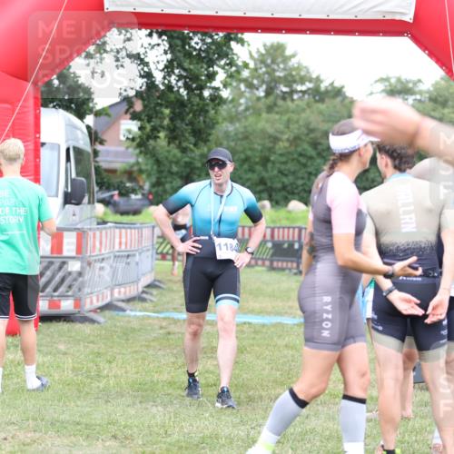 21.06.2026 - 29. Vierlanden-Triathlon Andreas Tolksdorf http://msf.ph/oto/9893905 21.06.2026 14:30:28 Ziel 1137, 1167, 1137, 1167 meine-sportfotos.de