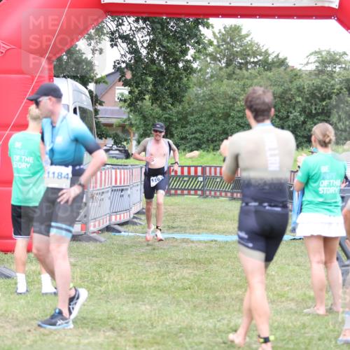 21.06.2026 - 29. Vierlanden-Triathlon Andreas Tolksdorf http://msf.ph/oto/9893912 21.06.2026 14:30:30 Ziel 1137, 1167, 1137, 1167 meine-sportfotos.de