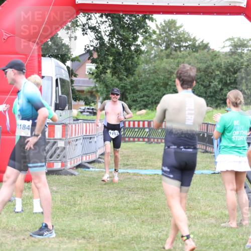 21.06.2026 - 29. Vierlanden-Triathlon Andreas Tolksdorf http://msf.ph/oto/9893917 21.06.2026 14:30:31 Ziel 1137, 1167, 1137, 1167 meine-sportfotos.de