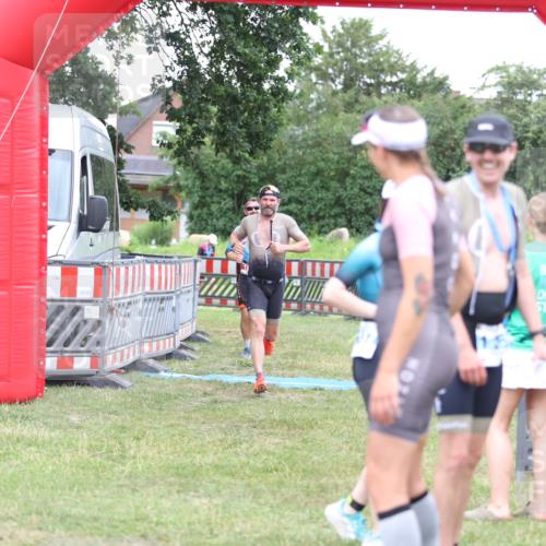 21.06.2026 - 29. Vierlanden-Triathlon Andreas Tolksdorf http://msf.ph/oto/9893937 21.06.2026 14:30:46 Ziel 183, 1172, 1180, 183, 1172, 1180 meine-sportfotos.de
