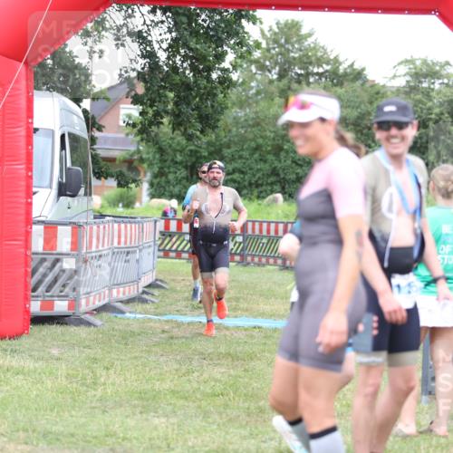 21.06.2026 - 29. Vierlanden-Triathlon Andreas Tolksdorf http://msf.ph/oto/9893940 21.06.2026 14:30:46 Ziel 183, 1172, 1180, 183, 1172, 1180 meine-sportfotos.de
