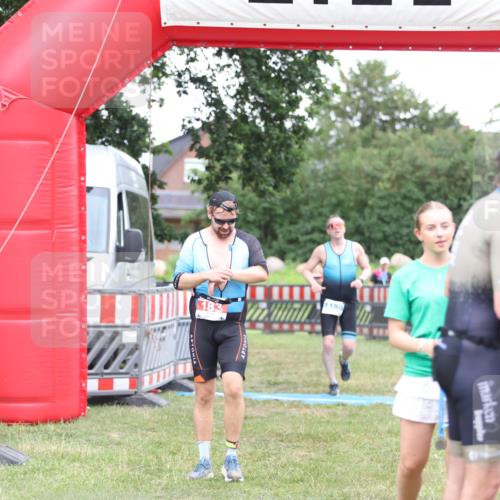 21.06.2026 - 29. Vierlanden-Triathlon Andreas Tolksdorf http://msf.ph/oto/9893948 21.06.2026 14:30:53 Ziel 183, 1180, 183, 1180 meine-sportfotos.de