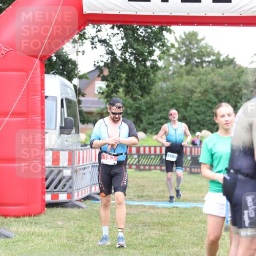 21.06.2026 - 29. Vierlanden-Triathlon Andreas Tolksdorf http://msf.ph/oto/9893949 21.06.2026 14:30:53 Ziel 183, 1180, 183, 1180 meine-sportfotos.de