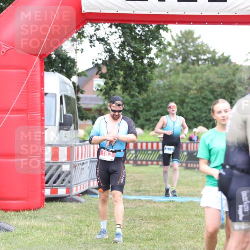 21.06.2026 - 29. Vierlanden-Triathlon Andreas Tolksdorf http://msf.ph/oto/9893951 21.06.2026 14:30:53 Ziel 183, 1180, 183, 1180 meine-sportfotos.de