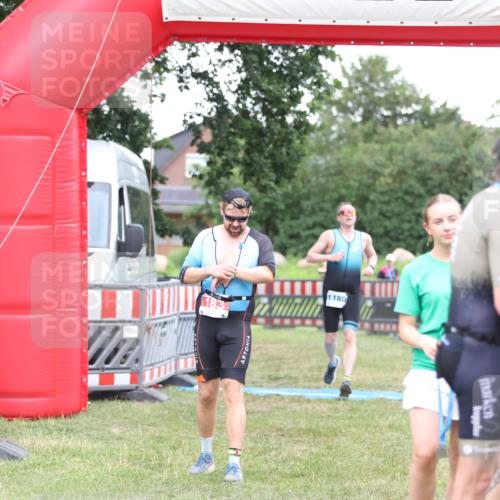 21.06.2026 - 29. Vierlanden-Triathlon Andreas Tolksdorf http://msf.ph/oto/9893953 21.06.2026 14:30:53 Ziel 183, 1180, 183, 1180 meine-sportfotos.de