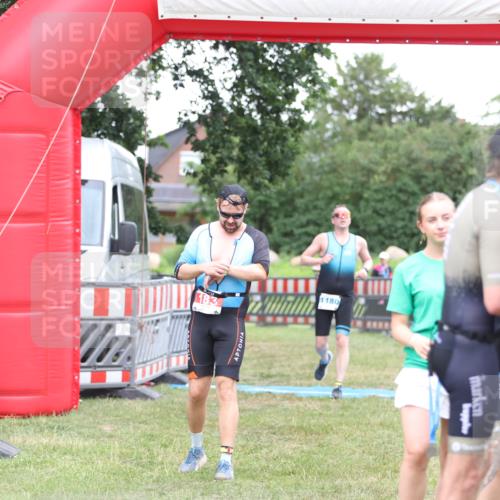 21.06.2026 - 29. Vierlanden-Triathlon Andreas Tolksdorf http://msf.ph/oto/9893954 21.06.2026 14:30:53 Ziel 183, 1180, 183, 1180 meine-sportfotos.de